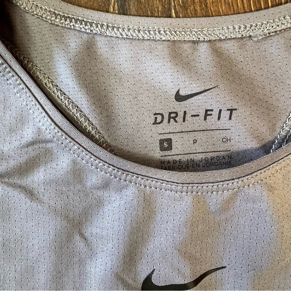 Nike Pro All Over Mesh Tank Gunsmoke/Black SZ SM - Picture 5 of 8